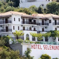Отель Selenunda Hotel Loutraki Skopelos в городе Лутраки, Греция