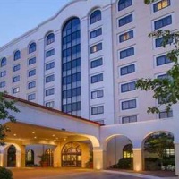 Отель Embassy Suites Hotel Greenville Golf Resort & Conference Ctr в городе Гринвилл, США