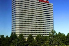 Отель Sheraton Meadowlands Hotel and Conference Center в городе Ист-Рутерфорд, США