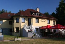 Отель Penzion - Restaurace Na Myte в городе Сезимово Усти, Чехия