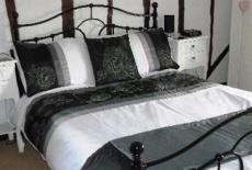 Отель Holly Tree Cottage Bed and Breakfast в городе Darsham, Великобритания