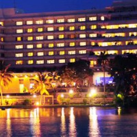 Отель Cinnamon Lakeside Colombo в городе Коломбо, Шри-Ланка