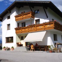 Отель Erlebnis Kinder Bauernhof - Tobadillerhof Pitztal Wenns в городе Веннс, Австрия