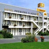 Отель Premiere Classe Douai Hotel Cuincy в городе Флер-ан-Эскребьё, Франция