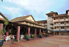 Отель Puteri Bayu Beach Resort в городе Teluk Nipah, Малайзия