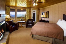 Отель Overlander Mountain Lodge Jasper в городе Брюле, Канада