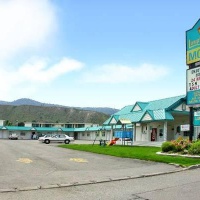 Отель Lamplighter Motel Kamloops в городе Камлупс, Канада