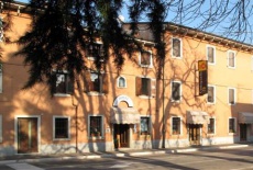 Отель Gattopardo Hotel Villafranca di Verona в городе Доссобуоно, Италия