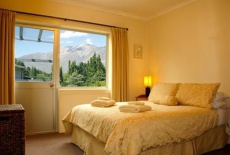 Отель Lake Coleridge Lodge в городе Lake Coleridge Village, Новая Зеландия