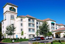 Отель La Quinta Inn & Suites Santa Clarita/Stevenson в городе Стивенсон Ранч, США