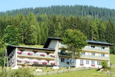 Отель JUFA Gastehaus St Martin Sankt Martin am Tennengebirge в городе Санкт-Мартин-ам-Тенненгебирге, Австрия