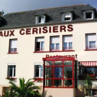 Отель Aux Cerisiers в городе Ла Форе-Фуэнан, Франция