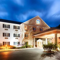 Отель BEST WESTERN PLUS Berkshire Hills Inn & Suites в городе Питтсфилд, США