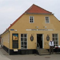 Отель Hotel Marinella в городе Йёрринг, Дания