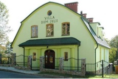 Отель Villa Dom Julii в городе Санок, Польша