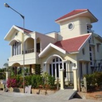 Отель Menezes Luxury Service Villa в городе Деванахолли, Индия