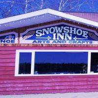 Отель Snowshoe Inn в городе Fort Providence, Канада