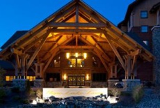 Отель Hope Lake Lodge & Indoor Waterpark в городе Виржил, США