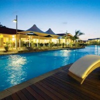 Отель Oaks Pacific Blue Resort Salamander Bay в городе Саламандер Бэй, Австралия