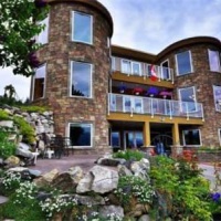 Отель Beach Ave Castle Luxury Vacation Rental в городе Пичленд, Канада
