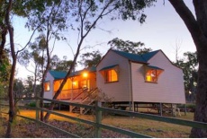Отель Accommodation Creek Cottages в городе Балланден, Австралия