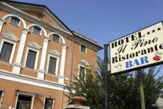 Отель Hotel Il Pino в городе Гарласко, Италия