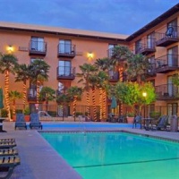 Отель Oxford Suites Lancaster (California) в городе Палмдейл, США