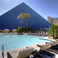 Отель Luxor Las Vegas в городе Лас-Вегас, США