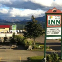 Отель Alpine Motor Inn & Restaurant в городе Гранде Кэш, Канада