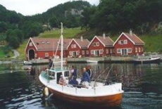 Отель Solvag Fjordferie Boathouse Cottages Hjelmeland в городе Ельмеланн, Норвегия