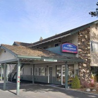 Отель Howard Johnson Express Inn S Lake Tahoe в городе Саут-Лейк-Тахо, США