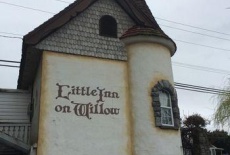 Отель Little Inn on Willow в городе Чемейнус, Канада