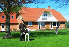 Отель Hveddegaard Farm Holiday в городе Хернинг, Дания