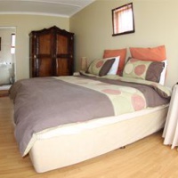 Отель The Roundhouse Bed & Breakfast Gansbaai в городе Гансбеай, Южная Африка