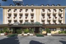 Отель Hotel al Pino Verde в городе Кампозампьеро, Италия