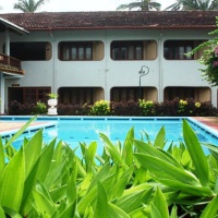 Отель Sunils Beach Hotel в городе Хикадуа, Шри-Ланка