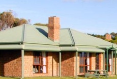 Отель Apollo Bay Colonial Cottages в городе Маренго, Австралия