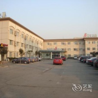 Отель Jinjiang Inn Jining Huancheng North Road в городе Цзинин, Китай