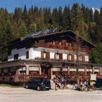 Отель Albergo Chalet Lago Antorno в городе Ауронцо-ди-Кадоре, Италия