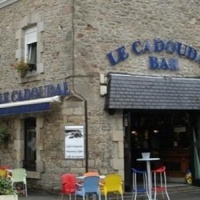 Отель Hotel Le Cadoudal в городе Оре, Франция
