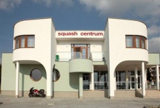 Отель Penzion Squash Centrum Vysluni в городе Пельгржимов, Чехия