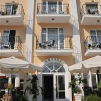 Отель Amanda Hotel Karlovasi в городе Карловаси, Греция