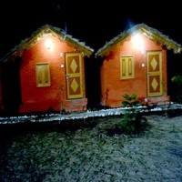 Отель Heval River Cottage & Rafting Camp в городе Нарендра Нагар, Индия