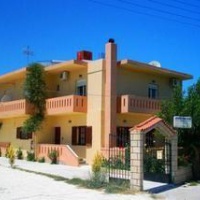Отель Koulouris Studios & Apartments в городе Каливс, Греция