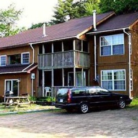 Отель Gryffin Lodge в городе Хантсвилл, Канада