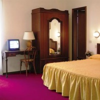 Отель Hotel Milano & Helvetia в городе Риччоне, Италия