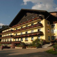 Отель Hotel Schneeweiss в городе Аттерзее, Австрия