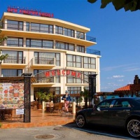 Отель At The Americans Hotel Pomorie в городе Поморие, Болгария