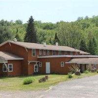 Отель Villas du Nord Sainte-Sauveur в городе Сен-Совёр-Де-Мон, Канада