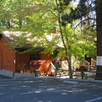 Отель Cozy Hollow Lodge в городе Биг Бэар Лейк, США